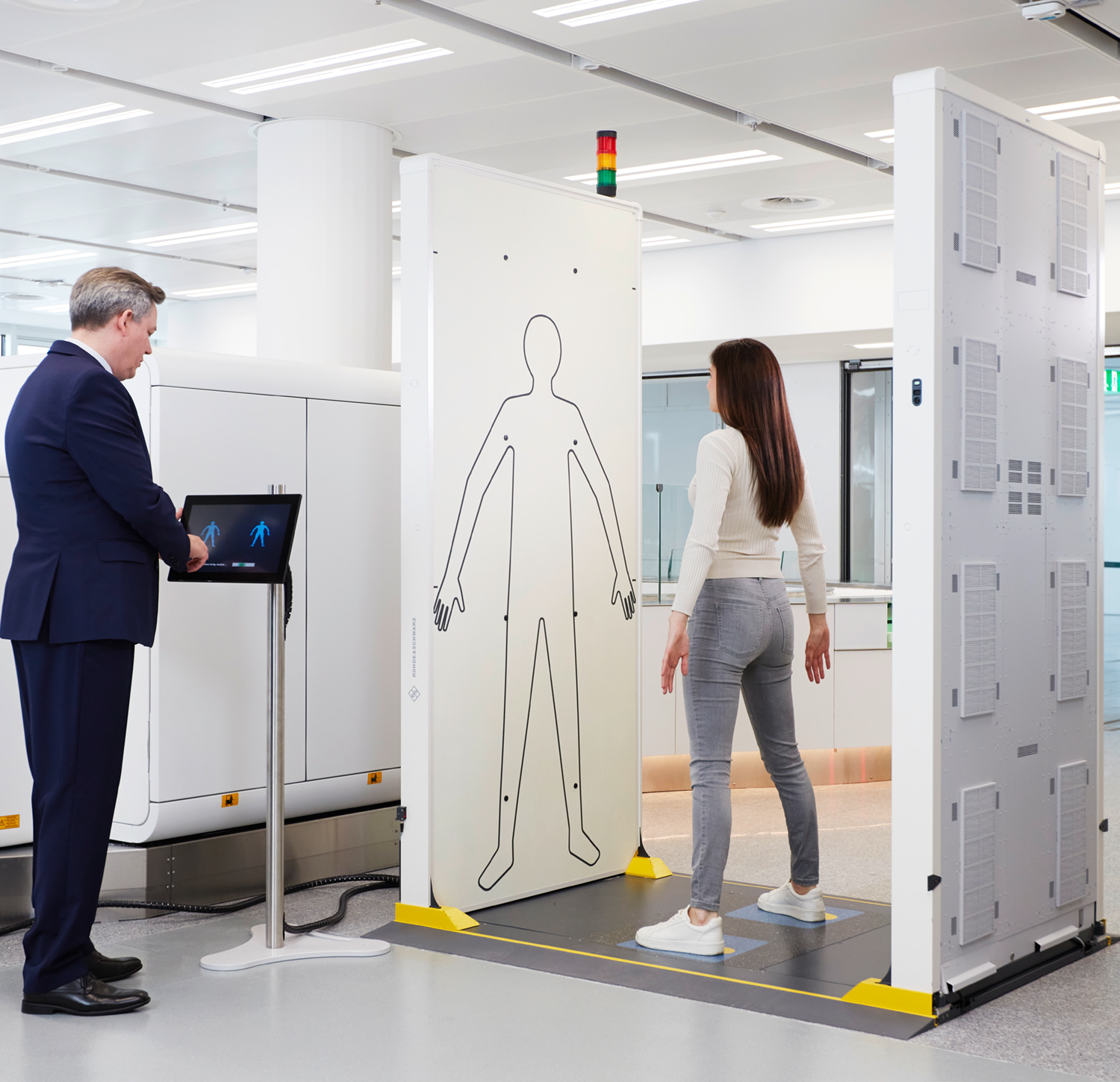 Rhode & Schwarz QPS201 High-Security Body Scanner